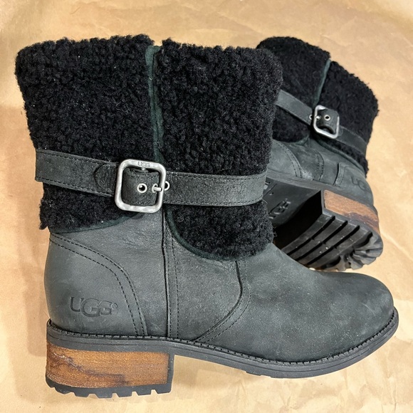 UGG BOOTS - Picture 4 of 8